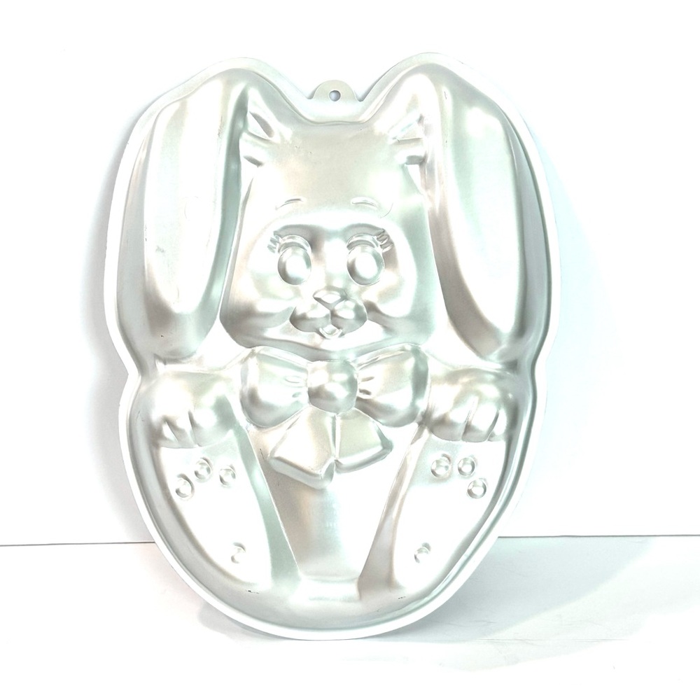 Vintage 1987 Wilton Sunny Bunny cake pan